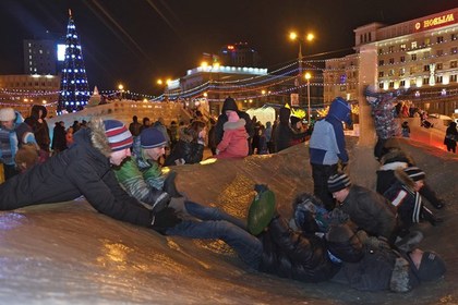 Почти две трети россиян сократят расходы на новогодний праздник