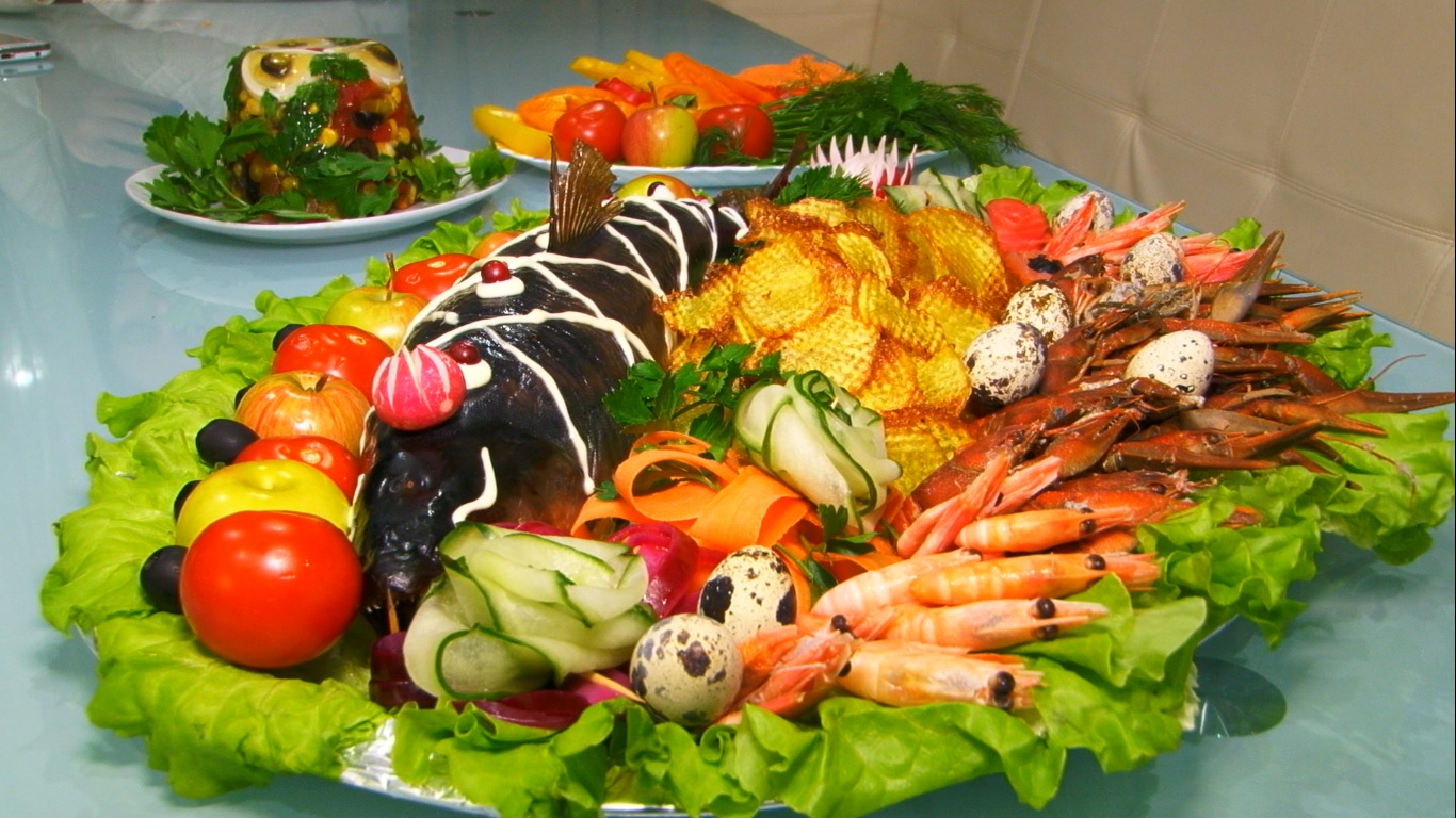 "Новый год со вкусом": семья Ганиевых готовит фаршированную рыбу