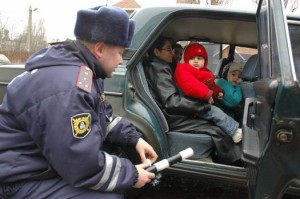 За 3 дня более 50 водителей привлекли за нарушения правил перевозки детей