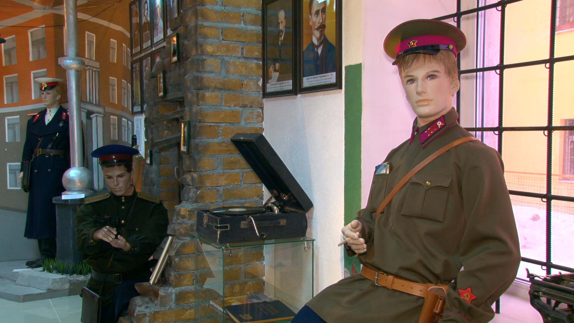 Воспитанники детдома и центра "Росинка" побывали в музее полиции