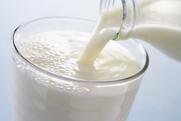 Производители молока предупредили о сбоях поставок и росте цен из-за приказа Минсельхоза