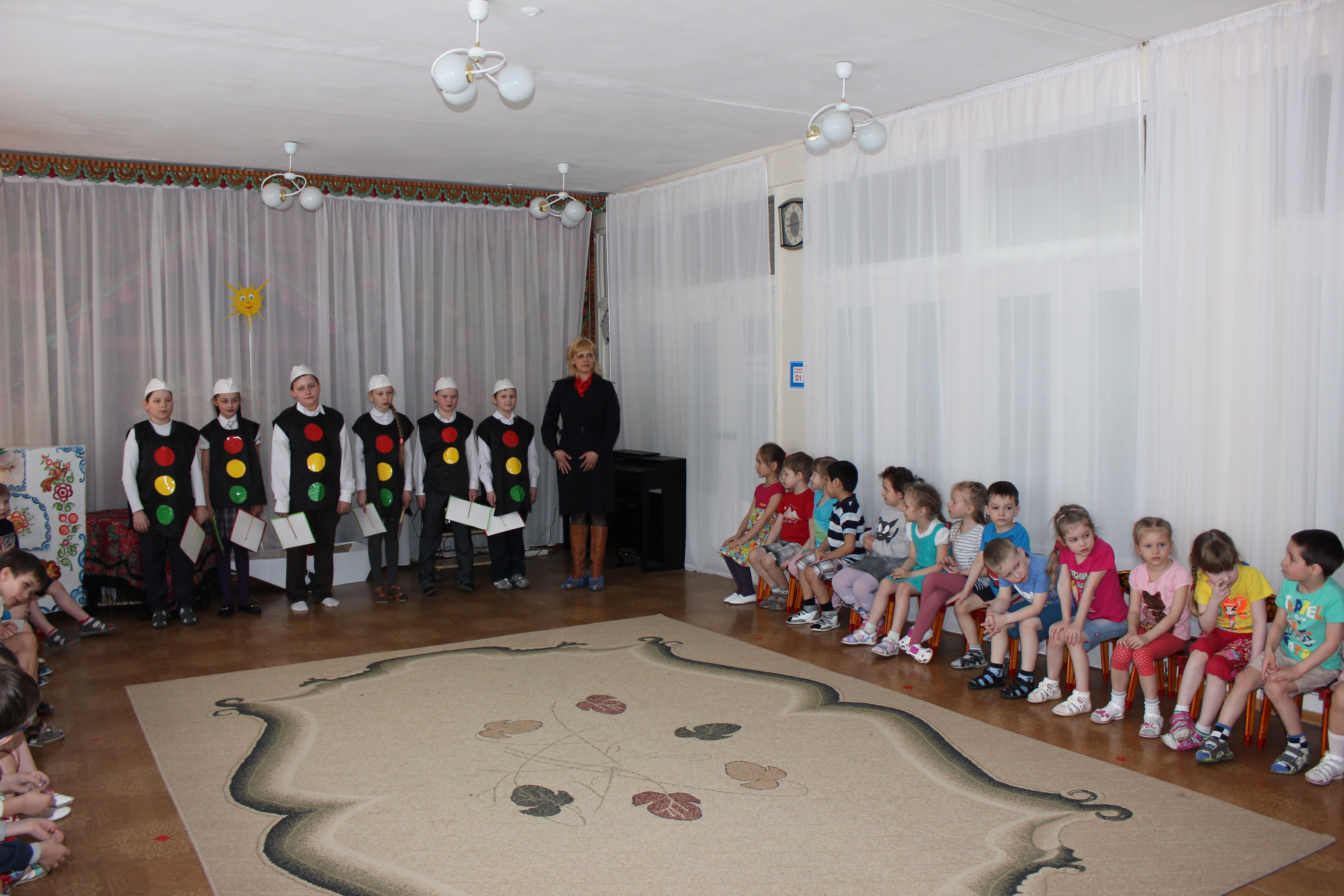 Сотрудники ГИБДД и отряды ЮИД посетили малышей в садиках
