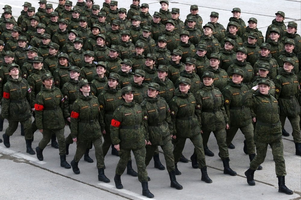 Женщины-военные впервые примут участие в параде Победы 