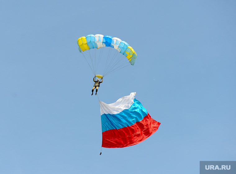 На Урале юным парашютистам запретили прыжки