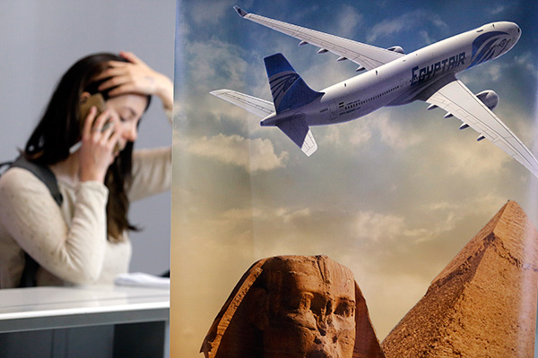Авиаэксперты допустили возможность атаки на лайнер EgyptAir