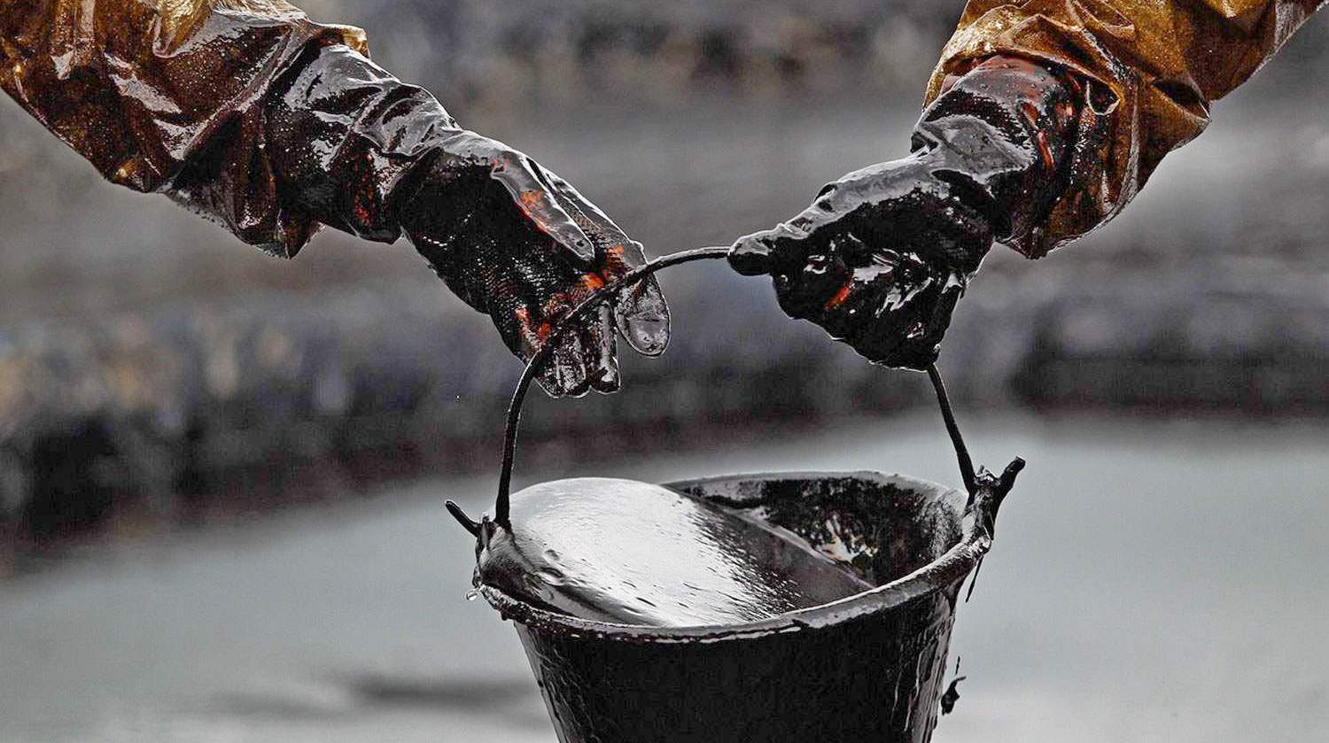 Нефть подорожала до $50 впервые за год