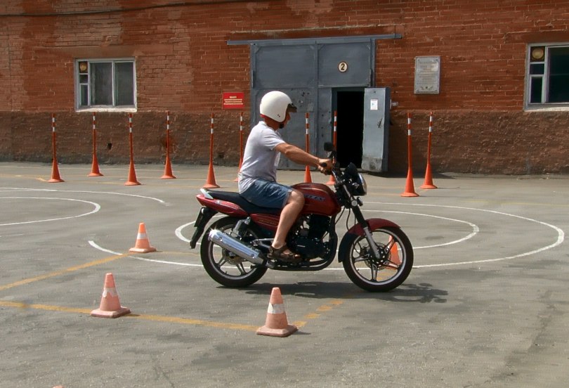 В Первоуральске мотоциклисты попробовали сдать экзамен по новому регламенту