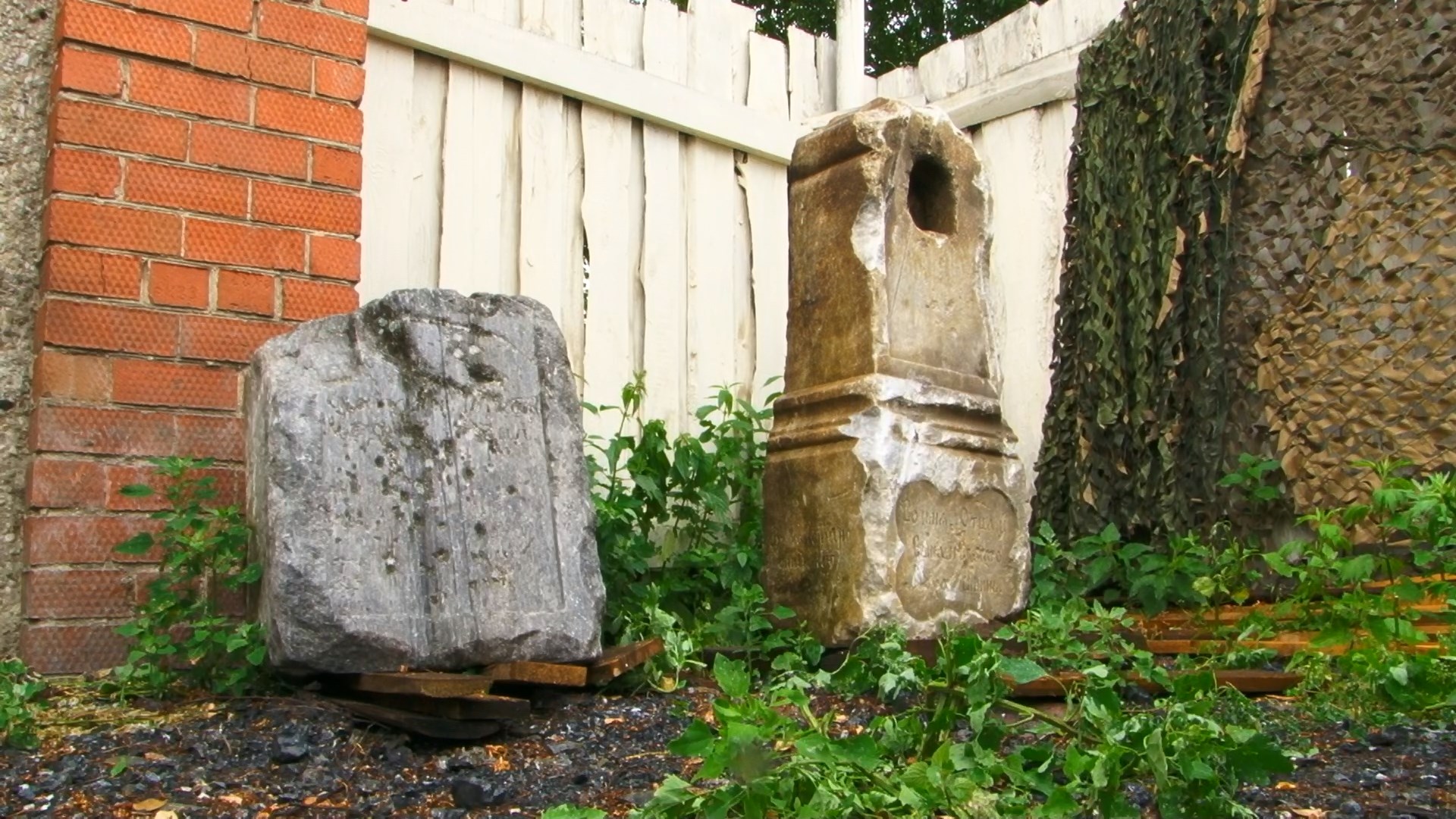 Надгробия умерших от холеры в XIX веке найдены в Билимбае