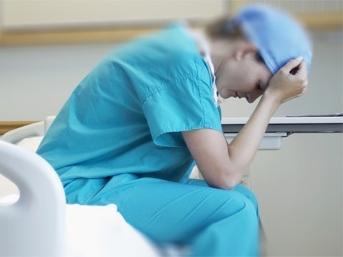 Младший медперсонал массово увольняется из-за низких зарплат
