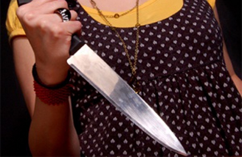 В Билимбае женщина ударила сожителя ножом в живот