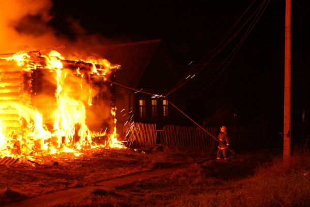 В Первоуральске произошло сразу два пожара на одной улице