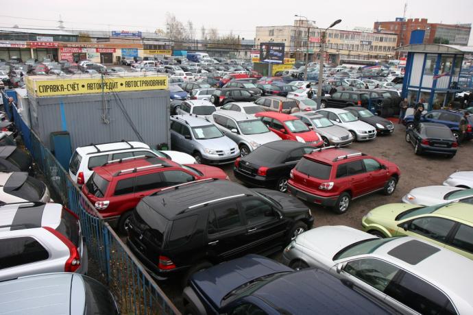 Средняя цена автомобиля в РФ в январе-июле составила 1,36 млн рублей