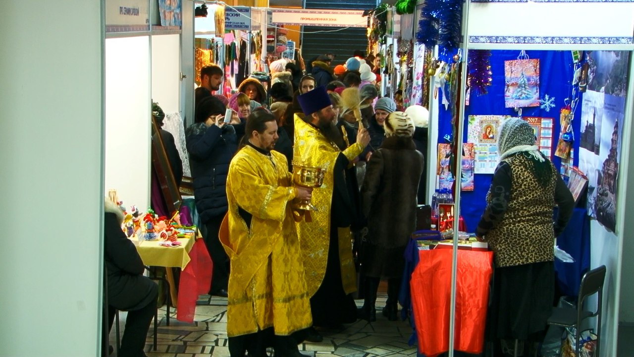 В Первоуральске открылась православная ярмарка "Рождественский подарок"