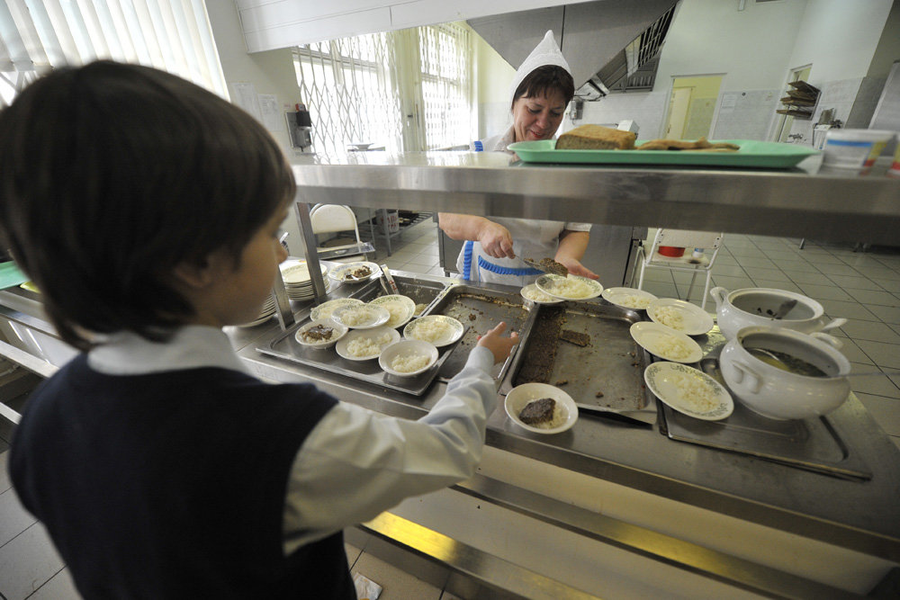 Российских школьников переведут на здоровое питание