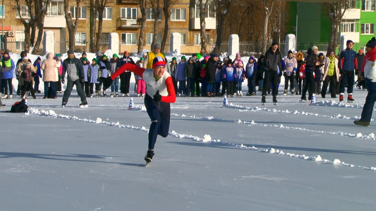 Первоуральцы поддержали всероссийскую акцию "Лед надежды нашей"