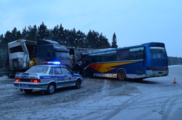 На трассе Пермь-Екатеринбург произошло ДТП с пассажирским автобусом