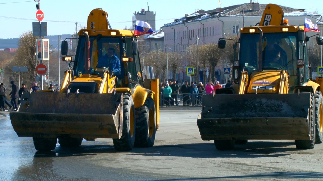 В Первоуральске прошёл парад коммунальной техники