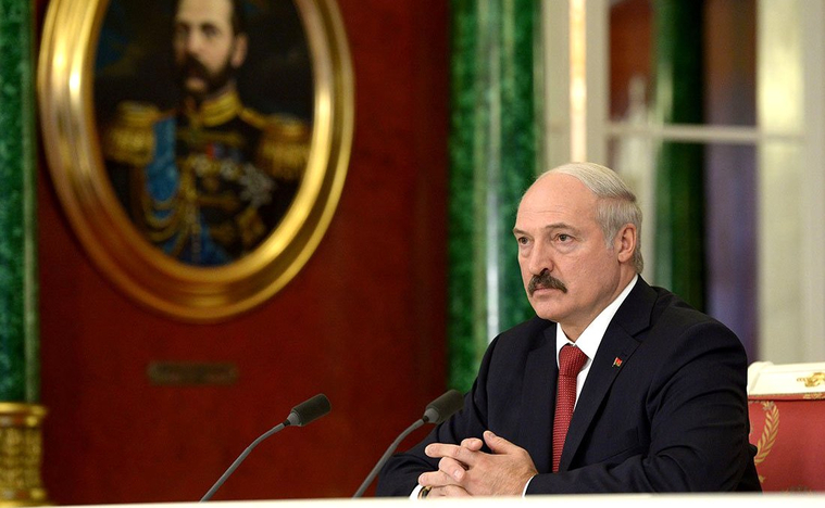 Лукашенко копал картошку в субботу