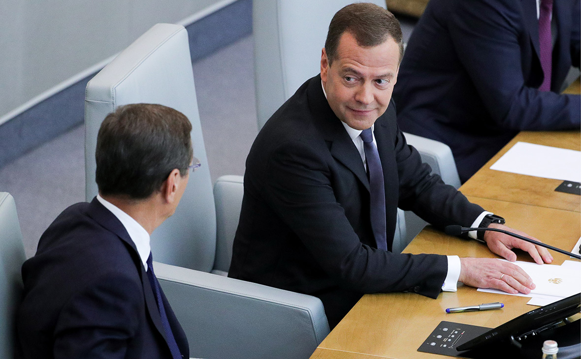 Дмитрий Медведев утвержден премьером