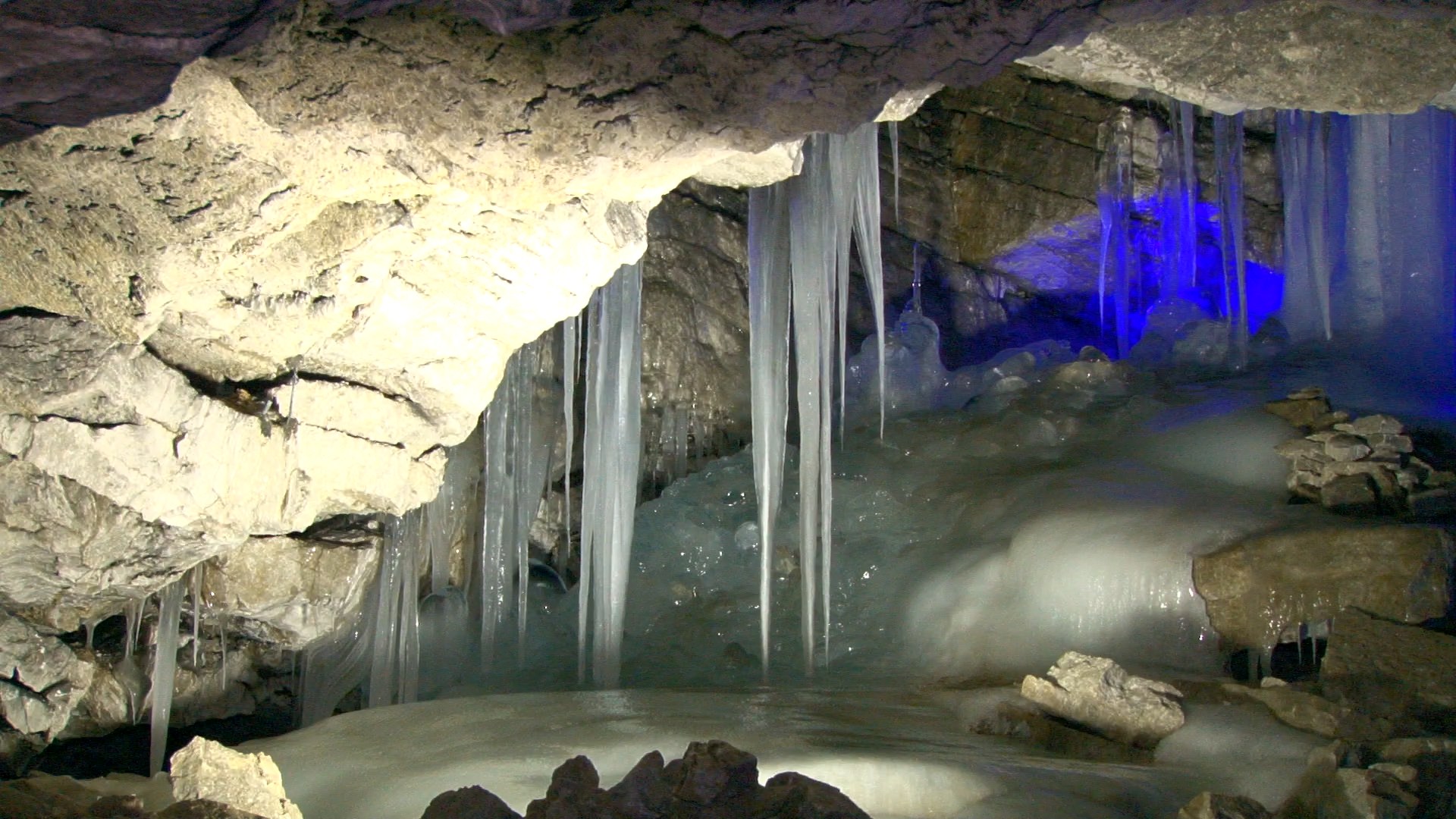 В пещере ледяной или Записки троглодита