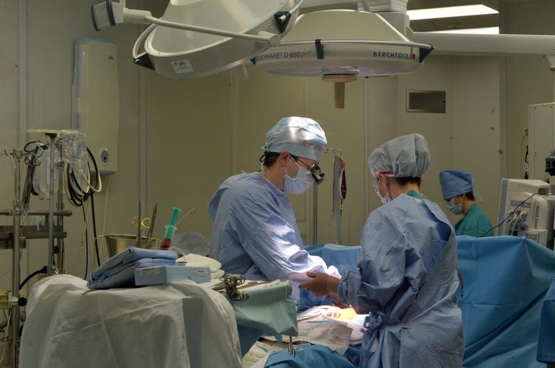 Свердловские хирурги сделали уникальную операцию