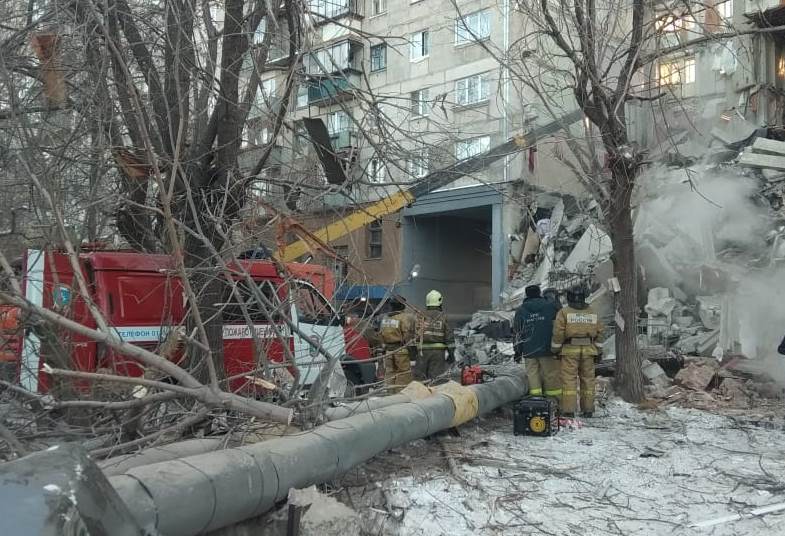 Свердловские спасатели отправились в Магнитогорск