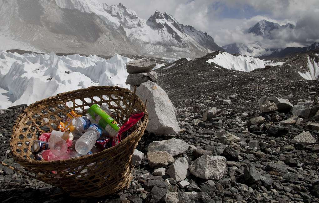 Эверест закрыли для туристов