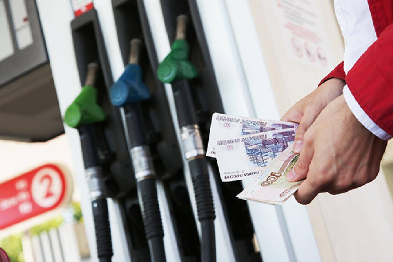 Цены производителей на бензин в России в мае выросли на 17,5%