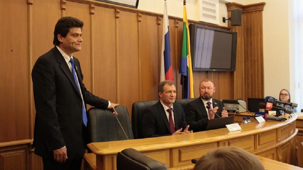 В Екатеринбурге попытаются вернуть прямые выборы мэра. Их отменили всего год назад