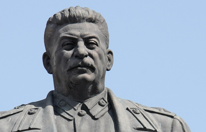 Возбудить уголовное дело против Иосифа Сталина