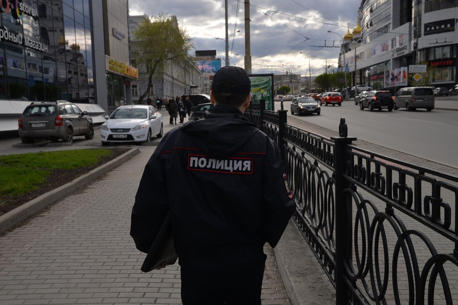 ФСБ задержала полицейских, подозреваемых во взятке