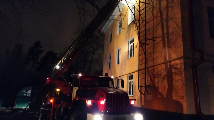 Из горящего дома эвакуировали больше 50 человек