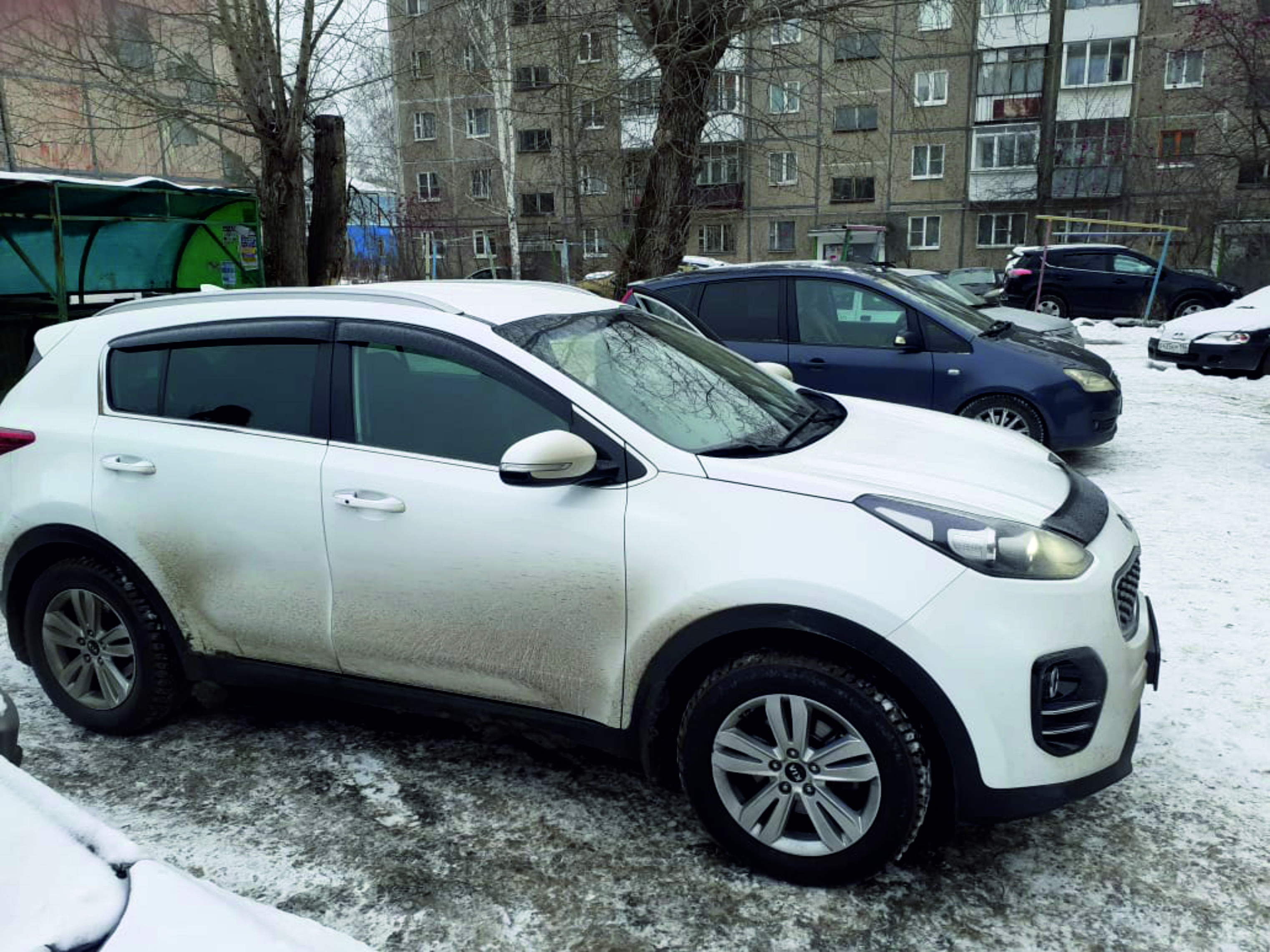За долги арестовали машину
