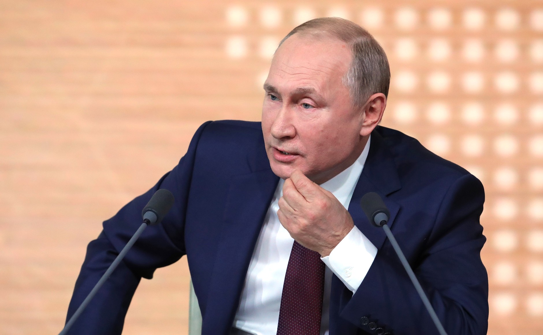 В законопроекте о патриотическом воспитании Путин сослался на статью Конституции, которую еще не приняли