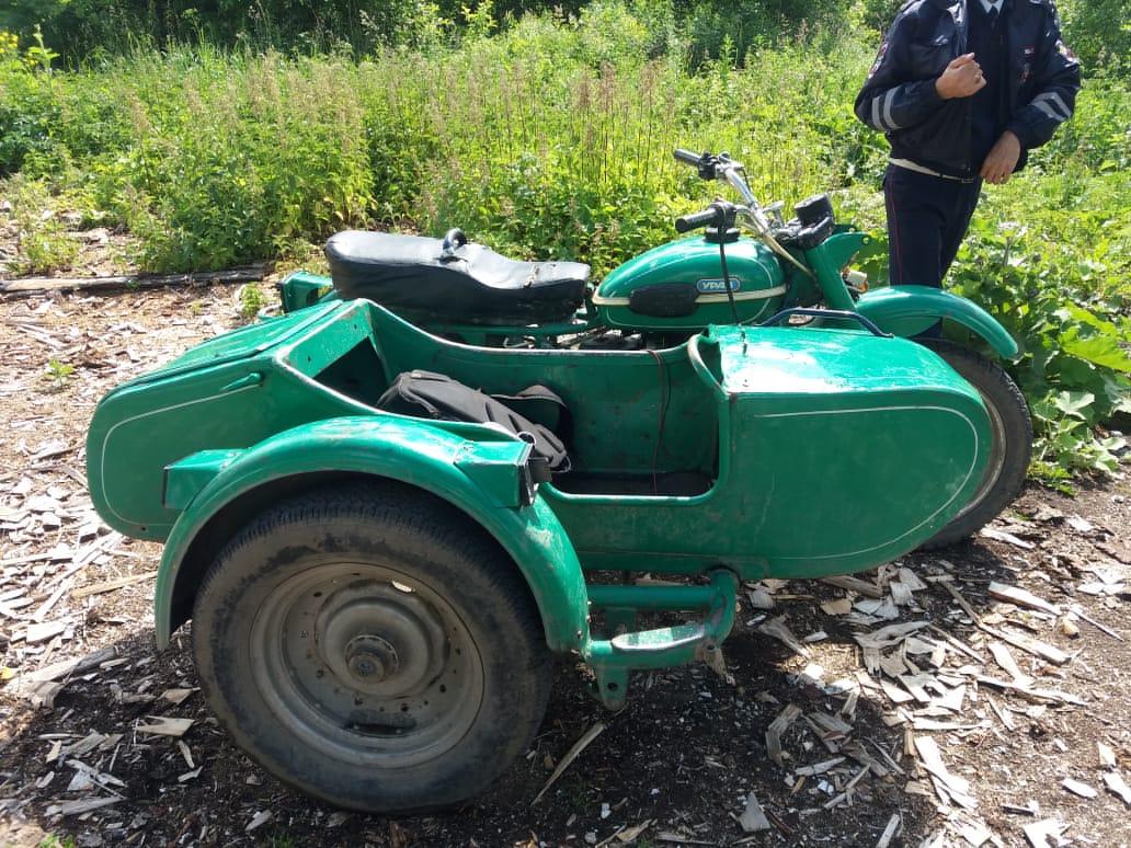 Мотоциклист травмировал 13-летнего пассажира