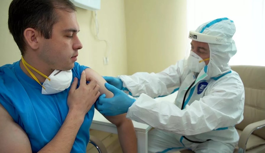 Выпить перед вакциной — исключено