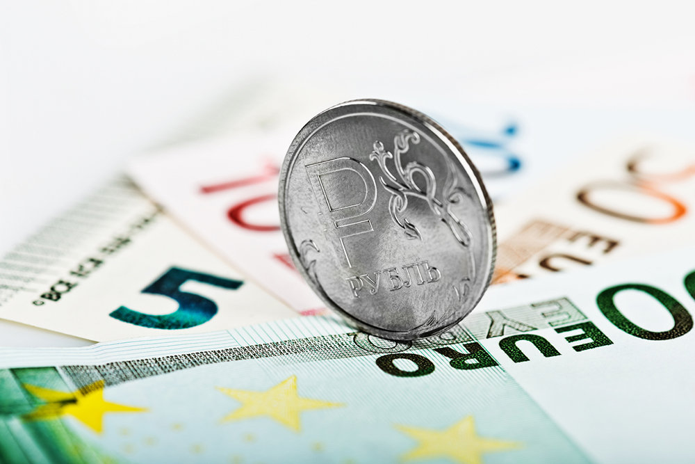 Курс евро превысил 90 рублей