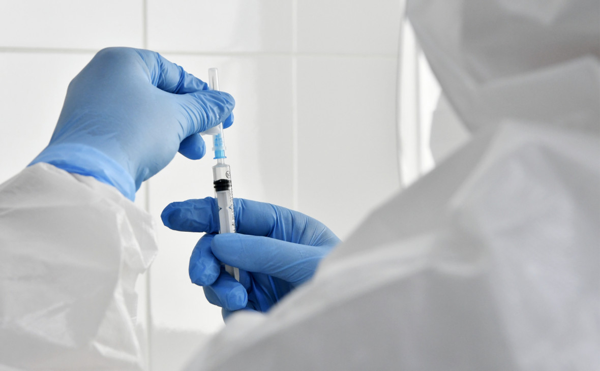 В феврале появится новая вакцина от COVID-19