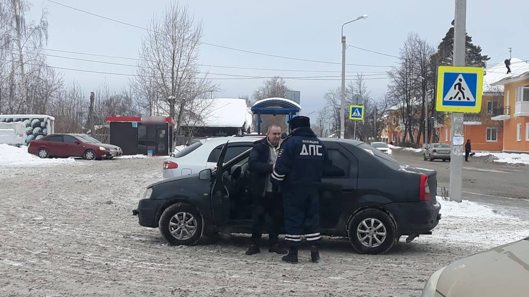 22 нарушителя среди таксистов