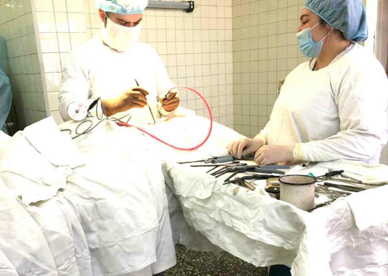 В Первоуральской больнице провели сложную операцию на шейном отделе позвоночника