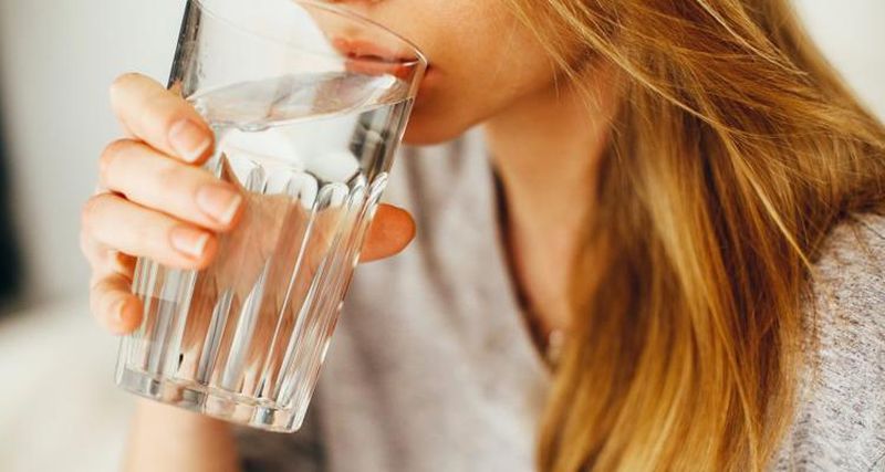 Кому нельзя выпивать больше трех литров воды в день