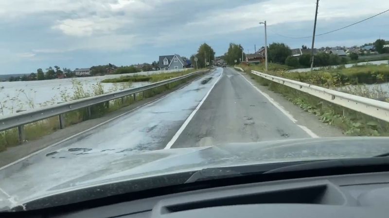 Аварийная ситуация: на дорогу в Билимбае вылилось масло
