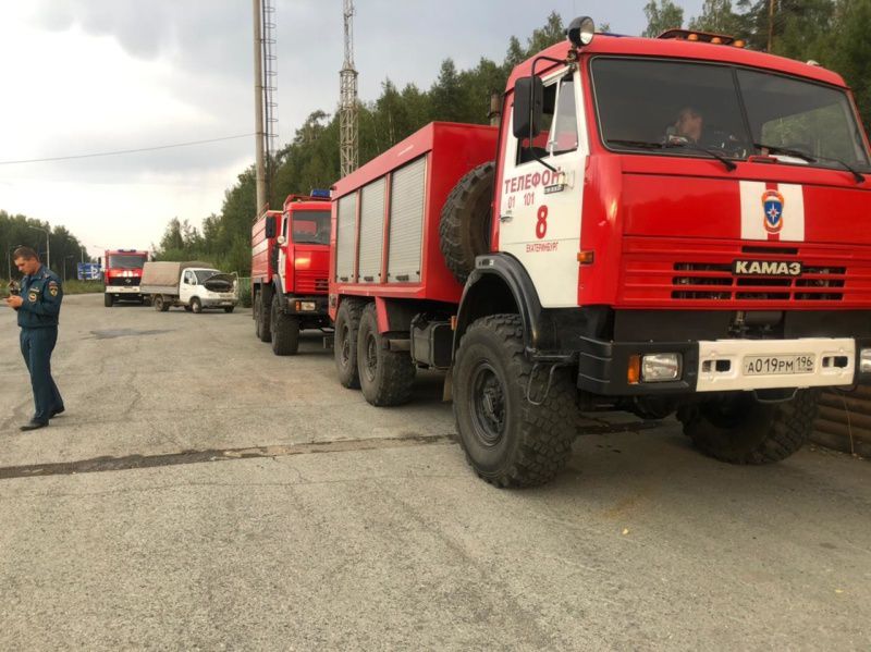 В тушении природного пожара у горы «Волчиха» задействованы пожарные поезда