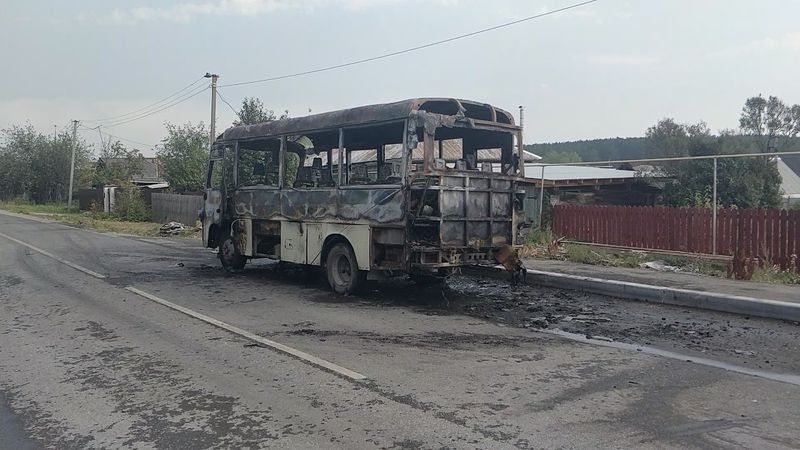 Автобус вспыхнул прямо на ходу и сгорел дотла
