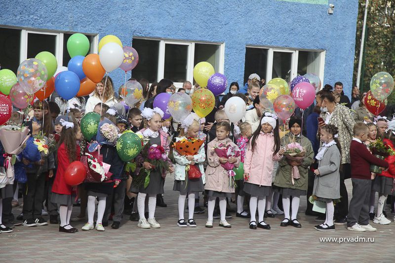Сегодня во всех школах Первоуральска прошли торжественные линейки в честь Дня знаний