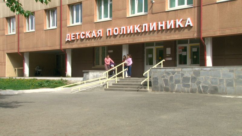 Почему педиатры из больницы на Гагарина ведут приём в здании на Строителей?