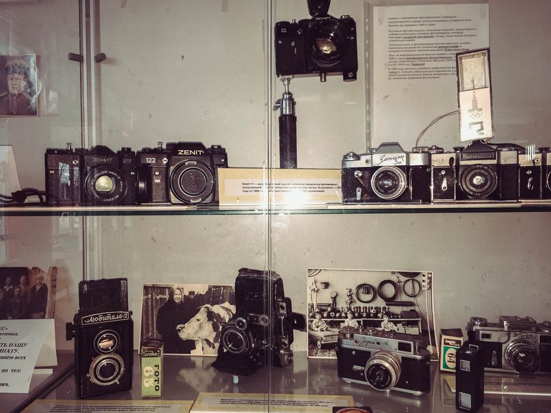 Выставка фотоаппаратов советских времен