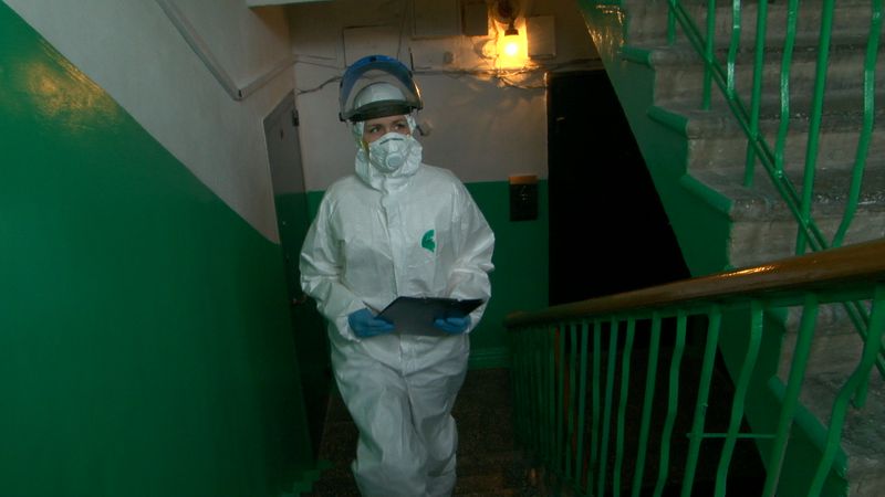 Сотрудники первоуральского Роспотребнадзора проверяют, как соблюдают режим изоляции заболевшие коронавирусом