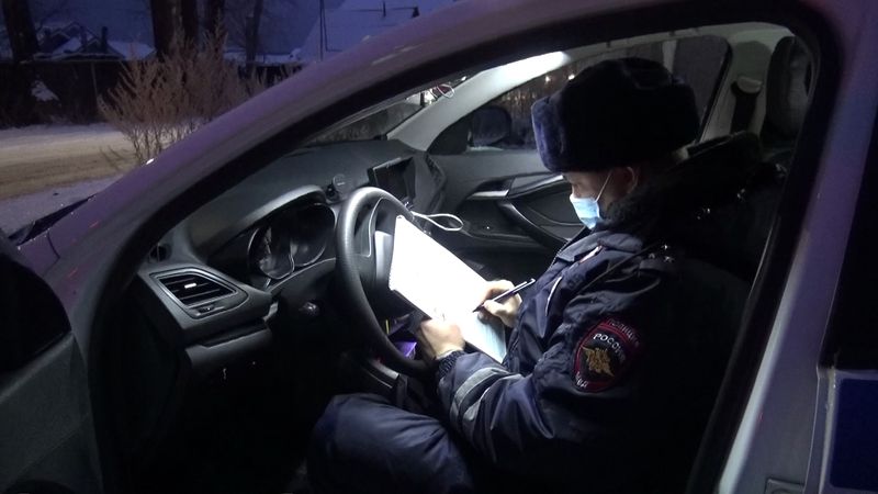 11 водителей нарушили правила перевозки детей в автомобилях