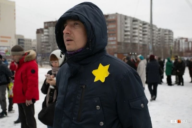 На Урале прокуратуру попросили проверить активистов, сравнивших QR-коды с концлагерями